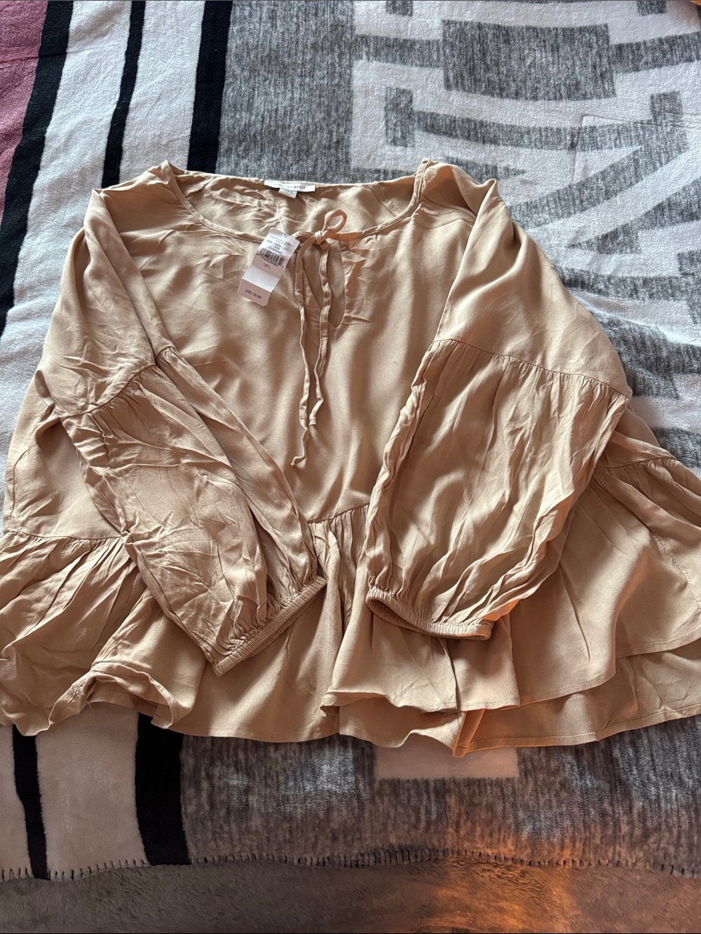 NWT American Eagle beige blouse